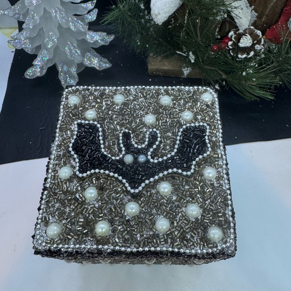 Beaded Jewelry/Trinket box - Picture 2 of 8